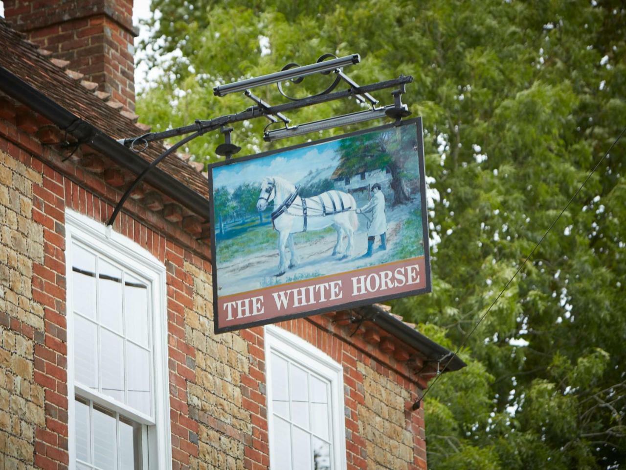 The White Horse Inn Pulborough Buitenkant foto